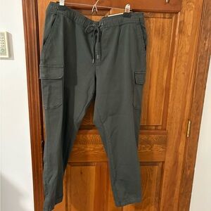 Natural Reflections Womans Cargo Pants - Olive Green